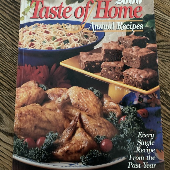 5 Taste of Home Cookbooks - Picture 3 of 5